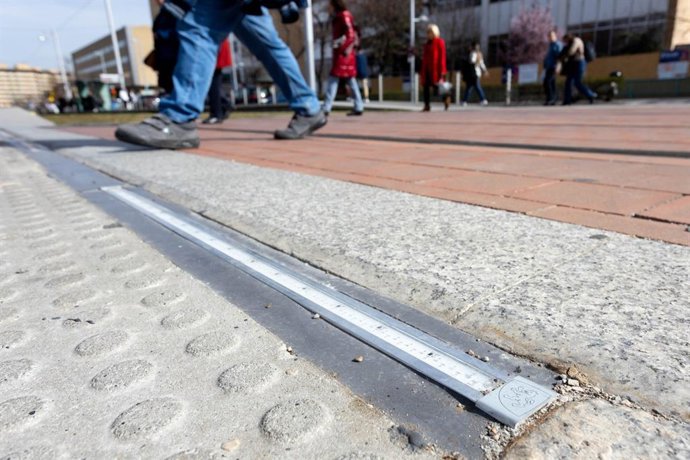 Balizas luminosas que se instalarán en la avenida de San José.