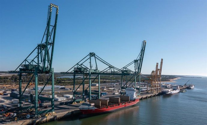 Muelle Sur del Puerto de Huelva.