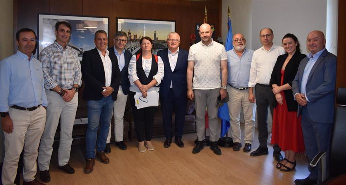 Reunión del ministro de Agricultura moldavo, Vladimir Bolea, con empresas del sector hidráulico.