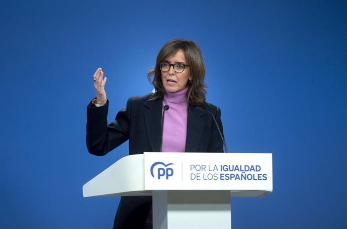 Archivo - La vicesecretaria de Organización Territorial del PP, Carmen Fúnez, durante una rueda de prensa posterior a la reunión del Comité de Dirección del Partido Popular, en la sede nacional del PP, a 27 de diciembre de 2023, en Madrid (España). Durant