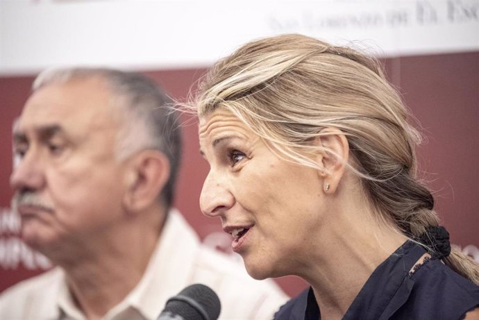 La vicepresidenta segunda del Gobierno y ministra de Trabajo y Economía Social, Yolanda Díaz, y el secretario general de UGT, Pepe Álvarez