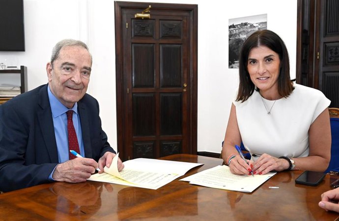 Firma del acuerdo por parte de Igual  y Lanaspa