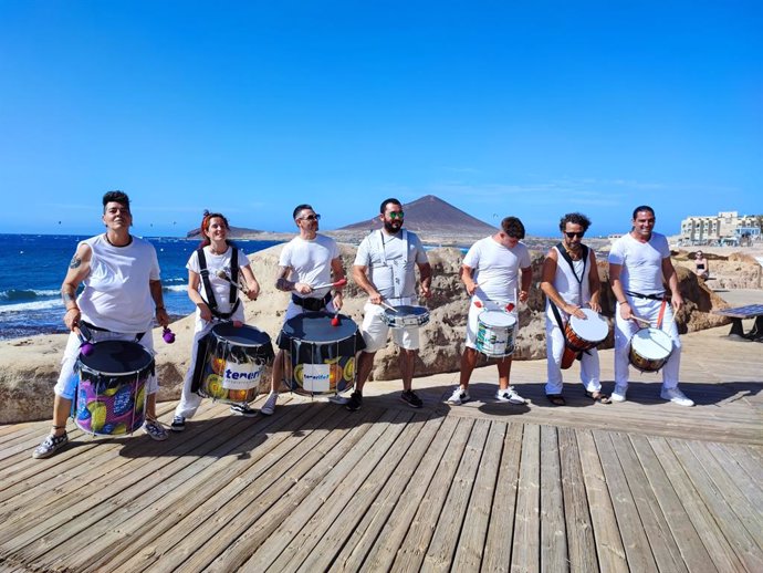 'Tambawa Percusión' realiza un pasacalles en El Médano