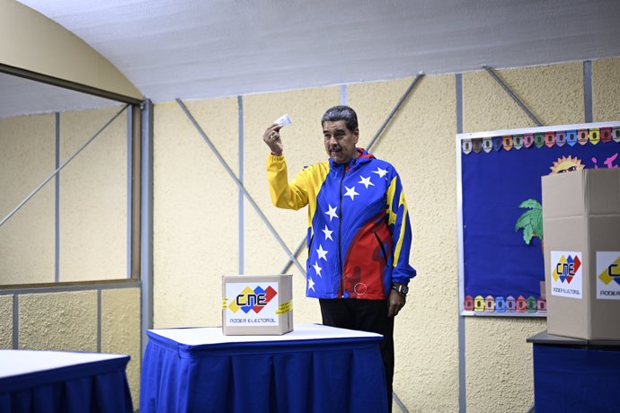 Nicolás Maduro vota en las presidenciales