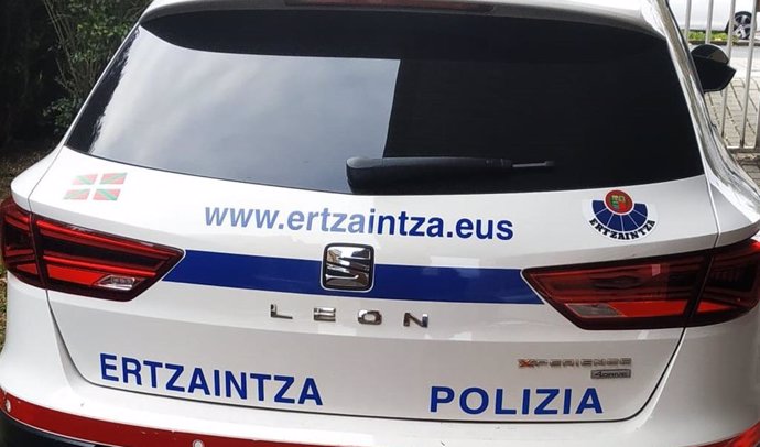 Parte trasera de un coche de la Ertzaintza