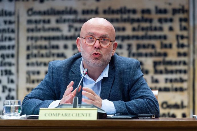 Archivo - El abogado del expresidente de la Generalitat Carles Puigdemont, Gonzalo Boye, comparece ante la comisión del Senado que está tramitando la proposición de ley de amnistía, a 25 de abril de 2024, en Madrid (España)