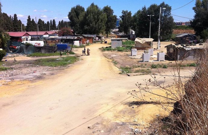Archivo - Asentamiento chabolista de El Vacie (Sevilla), en una imagen de archivo.
