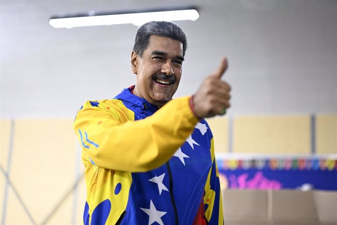 El presidente de Venezuela, Nicolás Maduro, vota en las elecciones de este domingo en las que aspira a la reelección