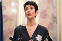 Elma Saiz asegura "rotundamente falso" que no se haya querido reunir con el Govern