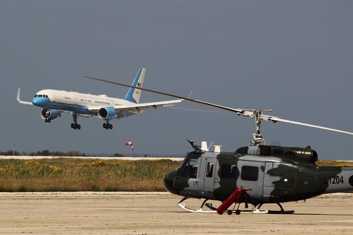 Archivo - 22 March 2019, Lebanon, Beirut: The plane of US Secretary of State Mike Pompeo lands at the Rafik Hariri airport. Photo: Marwan Naamani/dpa