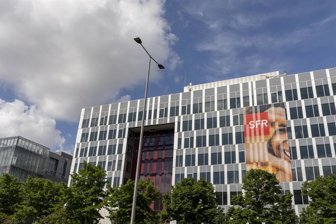 Archivo - May 18, 2024, Paris, France, France: Saint Denis, France May 18, 2024 - Offices of telecommunications operator SFR ..ECONOMIE, SFR, TELCO, ILLUSTRATION, LOGO, BUREAUX, ENTREPRISE, BUSINESS, ALTICE, INTERNET, TELEPHONIE MOBILE, FAI, FOURNISSEUR