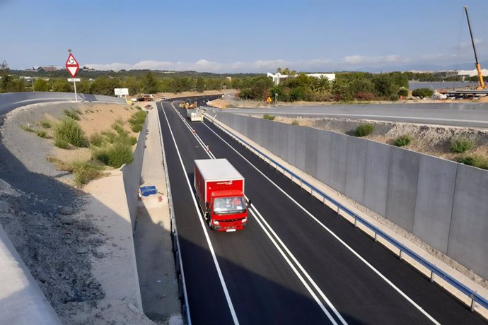 Nuevo paso soterrado de la C31B en el Port de Tarragona.