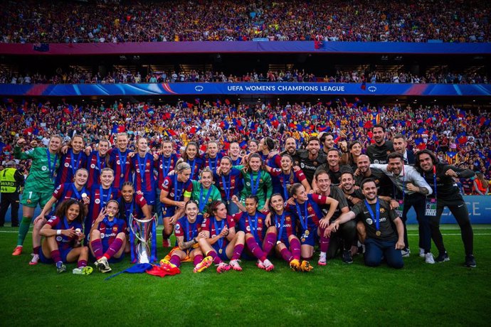 Archivo - Celebración del Barça Femení en San Mamés (Bilbao) tras ganar la Liga de Campeones Femenina ante el Lyon (2-0)