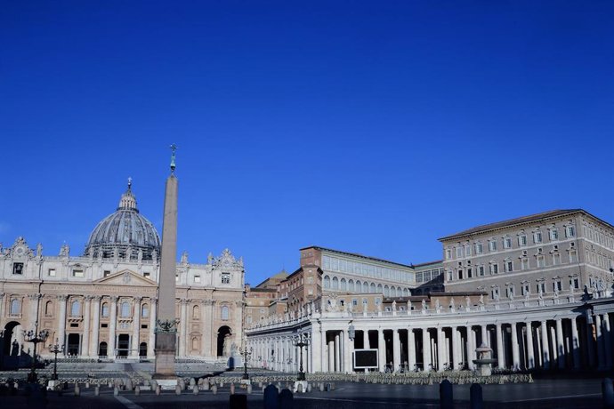 Archivo - 11 March 2020, Vatican, Vatican City: A general view of St. Peter's Square during its closure amid the coronavirus outbreak. Photo: Evandro Inetti/ZUMA Wire/dpa