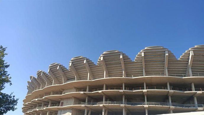Imatge de les obres inacabades del Nou Mestalla.