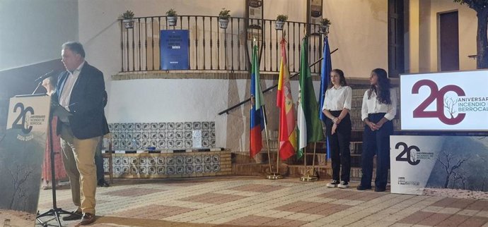 El delegado de Empleo de la Junta en Huelva, Juan Carlos Duarte, en el acto de recordatorio del 20 aniversario del incendio de Berrocal.