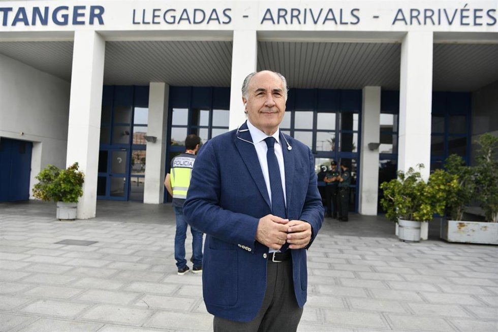 Archivo - El alcalde de Algeciras y senador del PP, José Ignacio Landaluce, en el puerto de Algeciras.