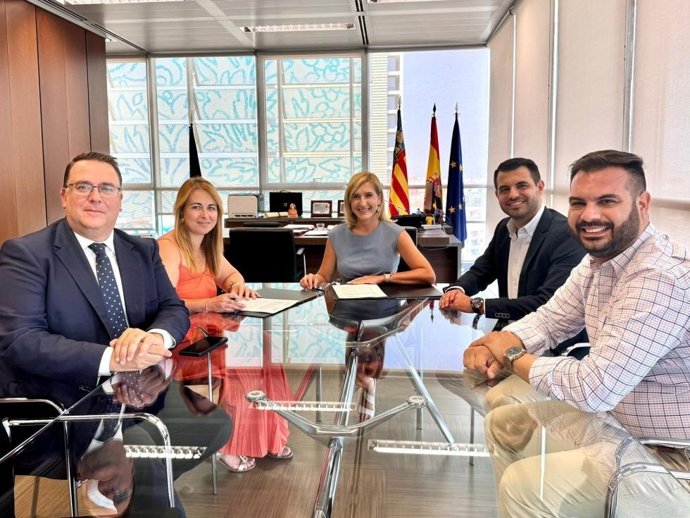 La consellera de Justícia ha signat un conveni en matria d'assistncia jurídica gratuta i de suport a municipis amb la Federació Valenciana de Municipis i Províncies