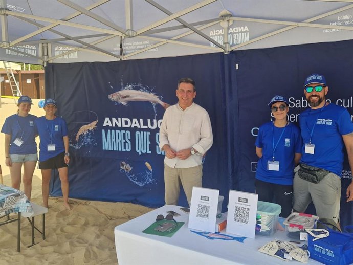 El delegado de Agricultura, Pesca, Agua y Desarrollo Rural de la Junta de Andalucía en Huelva, Álvaro Burgos, en la presentación de la campaña.