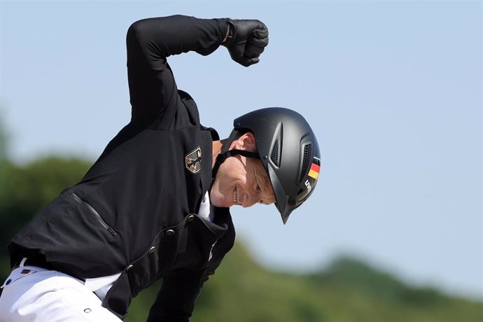 Michael Jung celebra su oro en el Concurso Completo de la hípica de Paris 2024