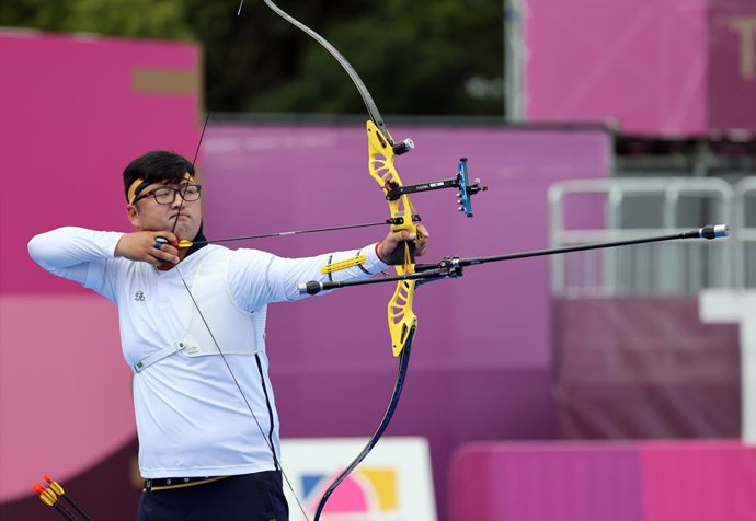 Archivo - 31 July 2021, Japan, Tokyo: South Korea's Kim Woo-jin competes in the men's individual eliminations at Park Archery Field, during the Tokyo 2020 Olympic Games. Photo: -/YNA/dpa