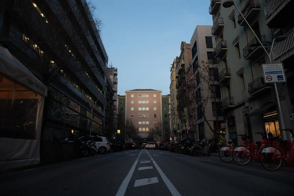 Archivo - Fachada del Hospital Clínic de Barcelona.