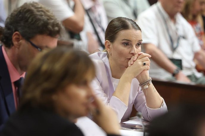 Archivo - La presidenta del Govern, Marga Prohens, durante el pleno del Parlament, en una foto de archivo.
