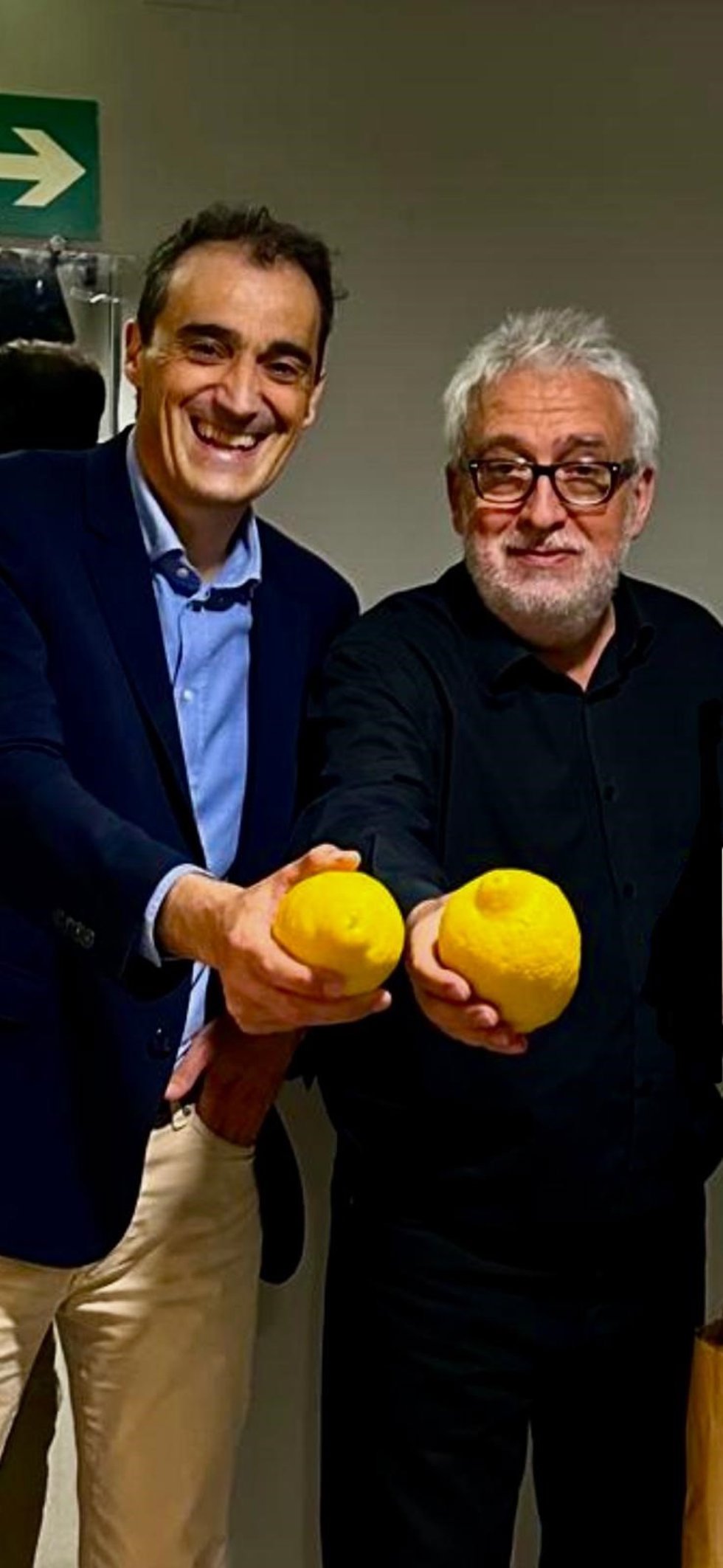 El alcalde Enrique Bretones y el actor Leo Harlem.-ARCHIVO