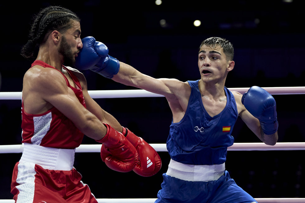Rafa Lozano jr durante su primer combate en Paris 2024