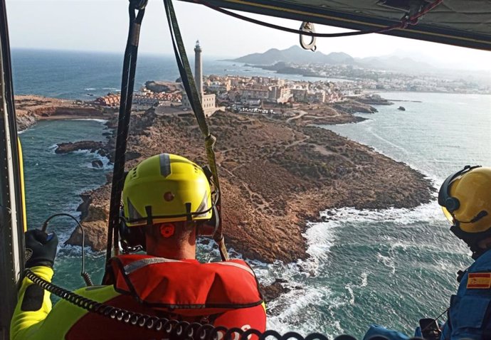 Buscan un joven de 17 años en aguas de Cabo de Palos, Cartagena