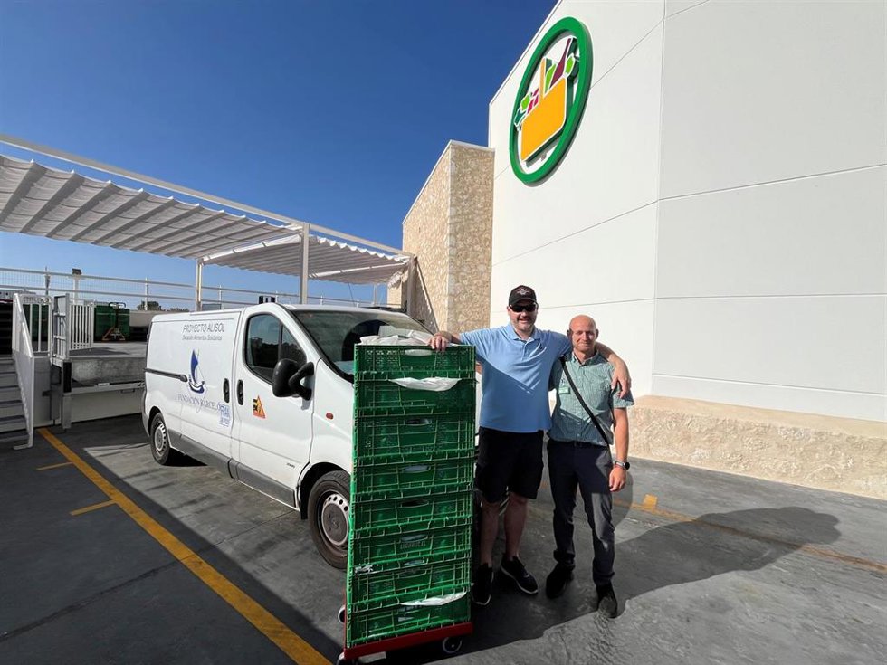 La tienda de Cala d'Or (Mallorca), que se inauguró en junio, ya entrega cada día alimentos a la Fundación Barceló