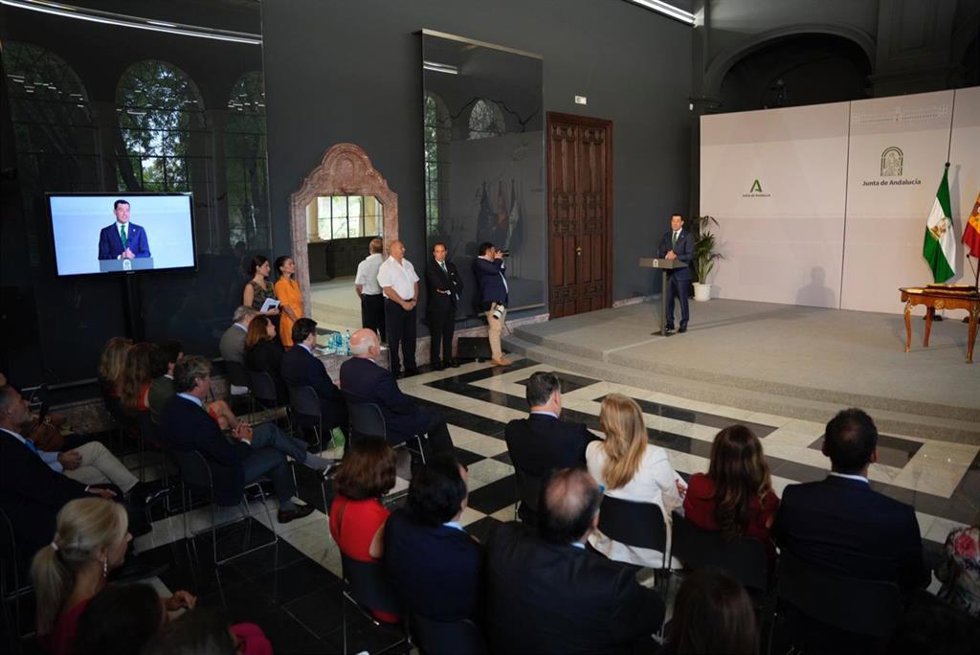 El presidente de la Junta de Andalucía, Juanma Moreno, este martes durante su intervención en el acto de toma de posesión del nuevo Consejo de Gobierno.