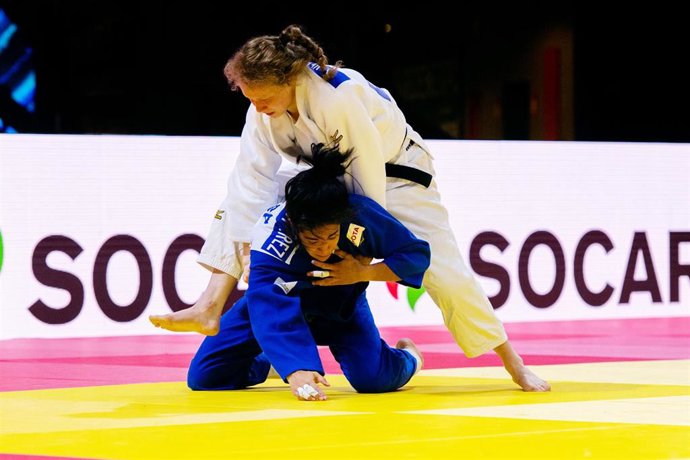 Archivo - La judoca española Cristina Cabaña Pérez durante un combate.