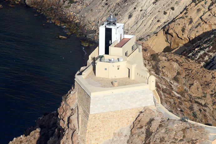 Archivo - Faro de San Telmo, una de las ubicaciones del equipamiento electrónico.