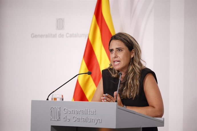 La portavoz del Govern Patrícia Plaja durante una rueda de prensa tras el Consell Executiu semanal, en la Generalitat de Catalunya, a 30 de julio 2024, en Barcelona, Catalunya (España).  El Govern considera que el preacuerdo de investidura ERC-PSC, que in