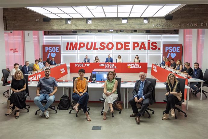 Reunión de la Comisión Ejecutiva Federal del PSOE para ratificar el acuerdo del PSC con ERC en Cataluña