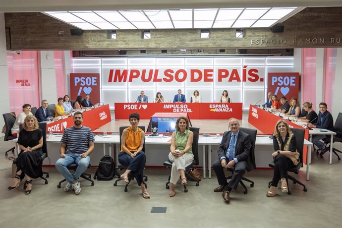 Reunió de la Comissió Executiva Federal del PSOE per ratificar l'acord del PSC amb ERC a Catalunya