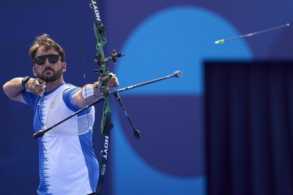 El arquero español Pablo Acha durante la competición de recurvo en Paris 2024