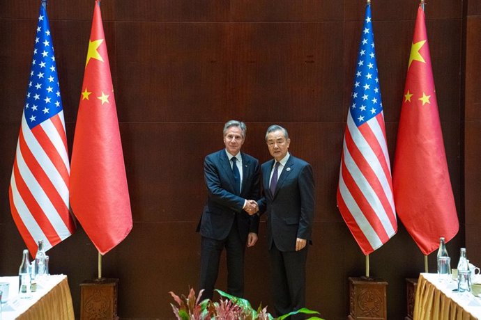  Antony Blinken y Wang Yi durante la reunión de la ASEAN en Laos