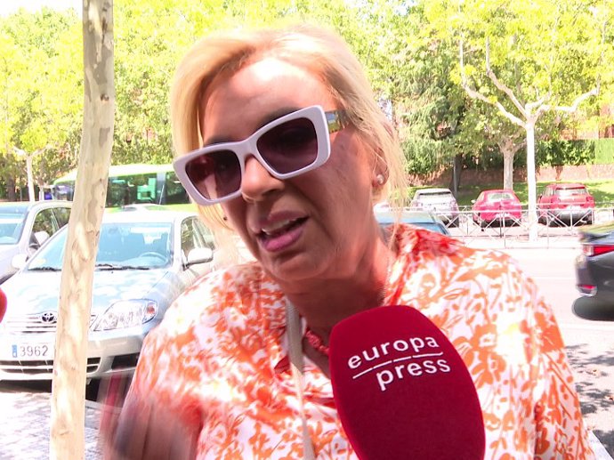 CARMEN BORREGO LLEGA A CASA Y DESMIENTE EL VETO POR PARTE DE SU SOBRINA ALEJANDRA RUBIO