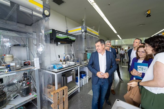 Román Rodríguez en su visita a EnergyLab.