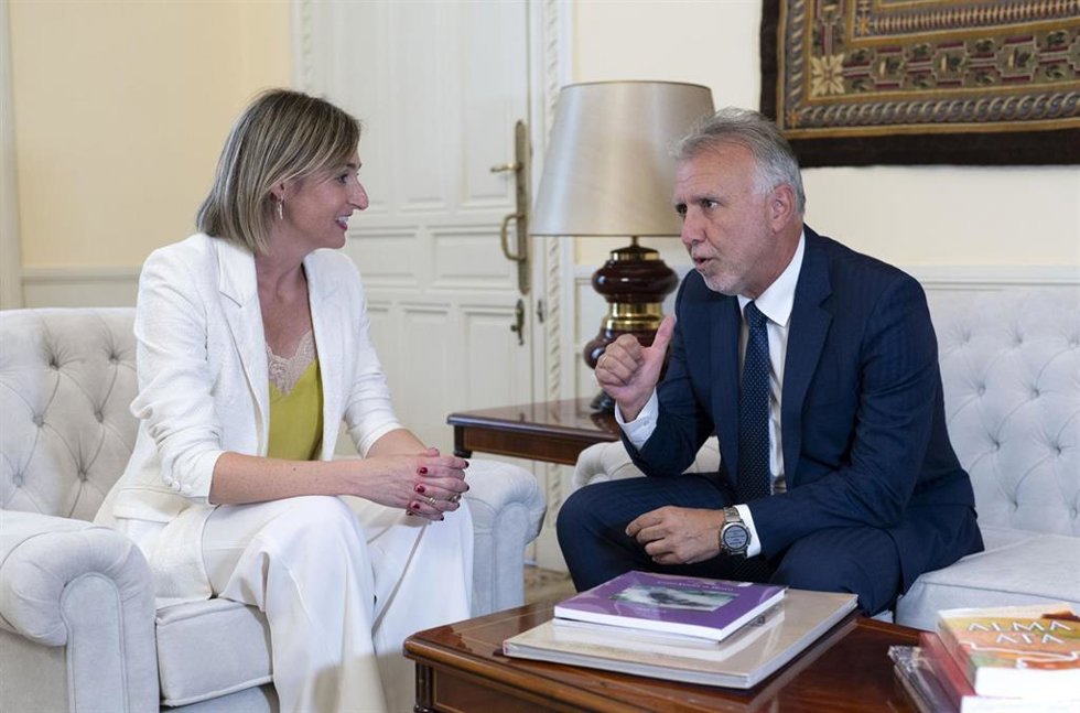 El ministro de Política Territorial y Memoria Democrática, Ángel Víctor Torres, se reúne con la consejera vasca de Gobernanza, Administración Digital y Autogobierno, Maria Ubarretxena, en la sede del Ministerio, a 30 de julio de 2024, en Madrid (España)
