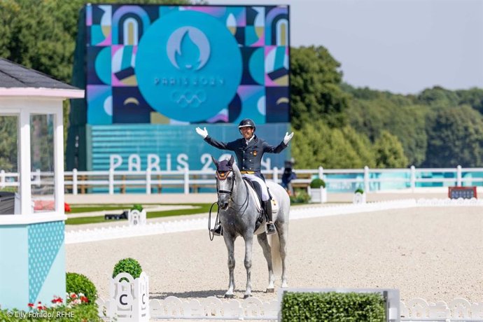 Claudio Castilla y 'Hi Rico do Sobral' en la prueba de doma clásica de los Juegos Olímpicos de París