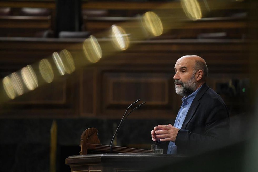 El diputado del BNG Néstor Rego, durante una sesión plenaria extraordinaria, en el Congreso de los Diputados, a 23 de julio de 2024, en Madrid (España). El Pleno del Congreso elige hoy, 23 de julio, a los diez nuevos vocales del Consejo General del Pode
