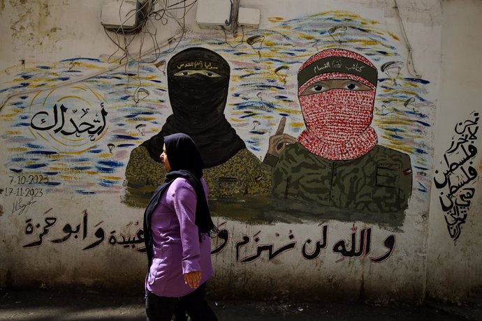 Archivo - Un mural dels líders del Moviment de Resistència Islàmica (Hamás) a Beirut