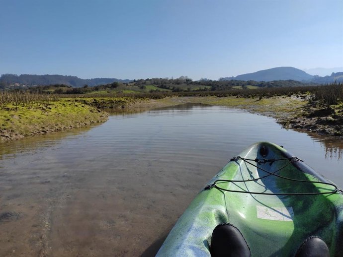 Archivo - Kayak en la Ría de Villaviciosa.