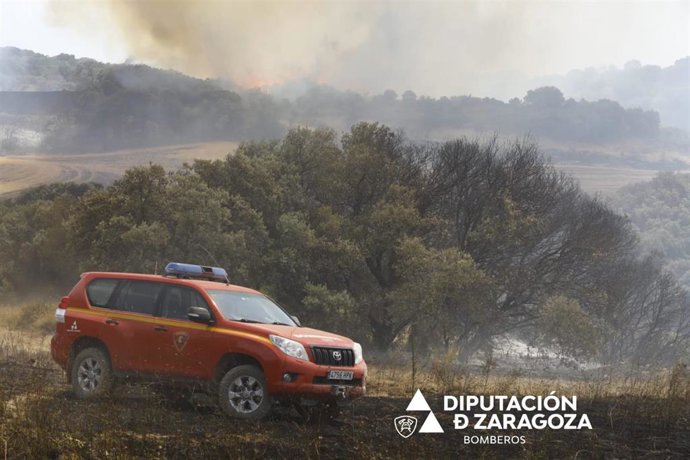 Un vehículo de los Bomberos de la DPZ en el lugar del incendio
