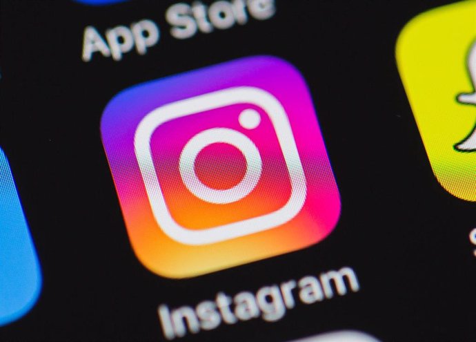 Archivo - FILED - 17 May 2016, North Rhine-Westphalia, Duesseldorf: The Instagram logo is seen on an Apple iPhone 6. Photo: Rolf Vennenbernd/dpa