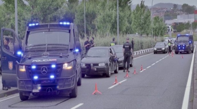 Control de la Policía Nacional en Irun (Gipuzkoa)