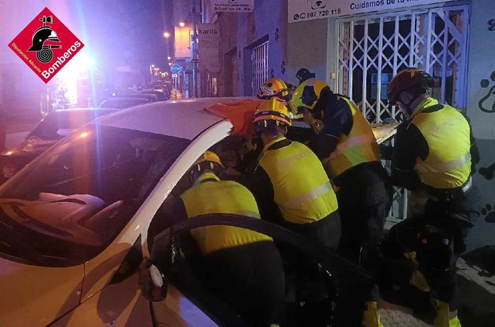 Cuatro heridos por un accidente de tráfico entre dos coches en Torrevieja
